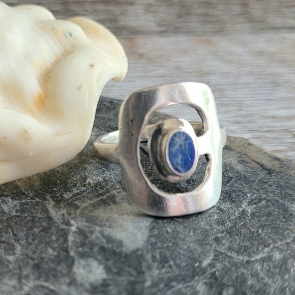 Vintage Sterling Silver and Sodalite Ring - Picture 2 of 6